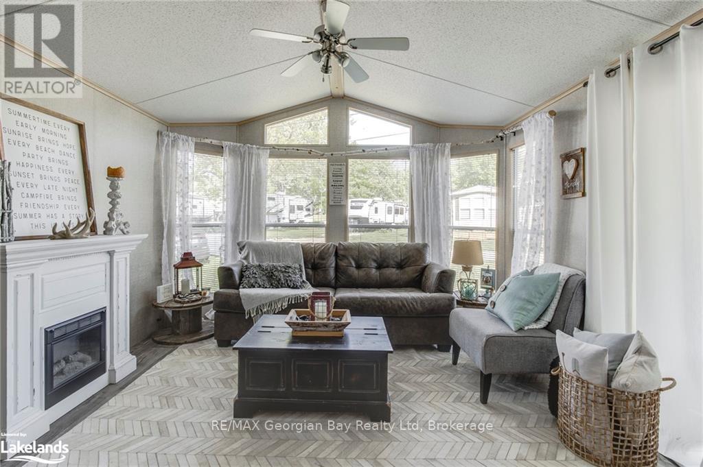 Property at 46 LAKESHORE ROAD image 5