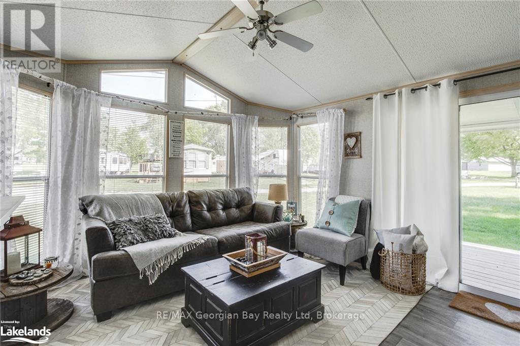 46 Lakeshore Road, Midland, Ontario  L4R 0B9 - Photo 6 - S12147632