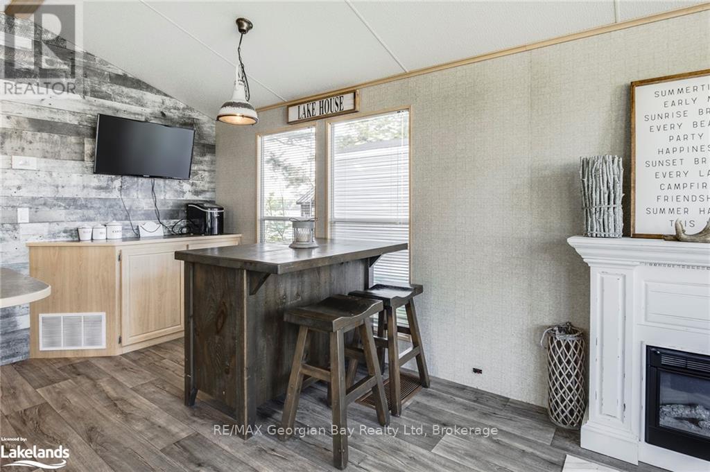 46 Lakeshore Road, Midland, Ontario  L4R 0B9 - Photo 8 - S12147632