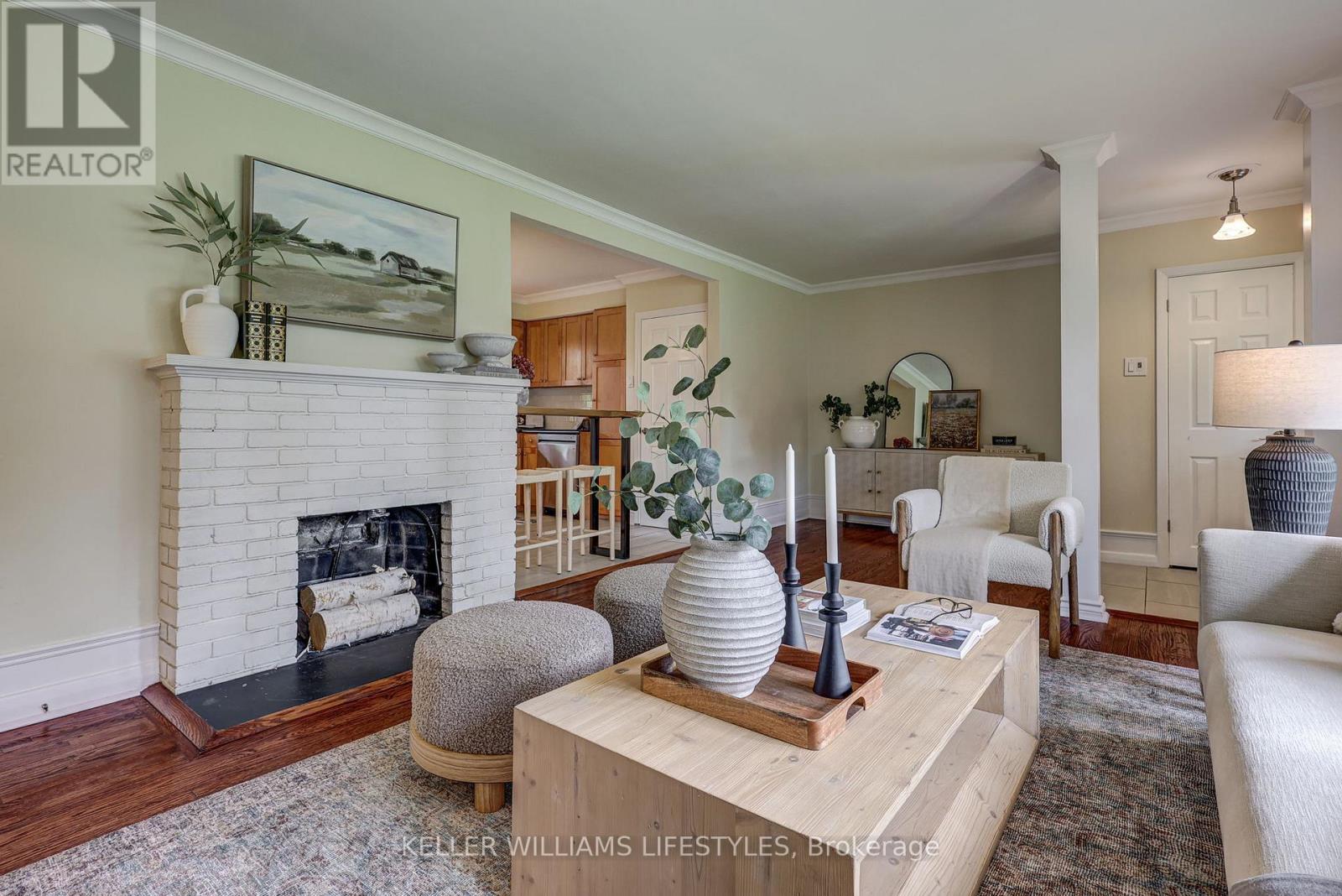 346 Glenrose Drive, London South, Ontario  N6K 2A8 - Photo 6 - X12146768