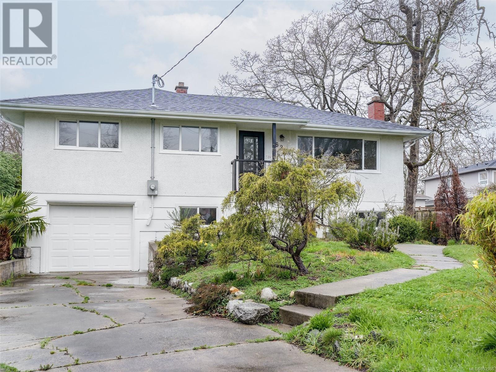 Property at 824 Monterey Ave image 1