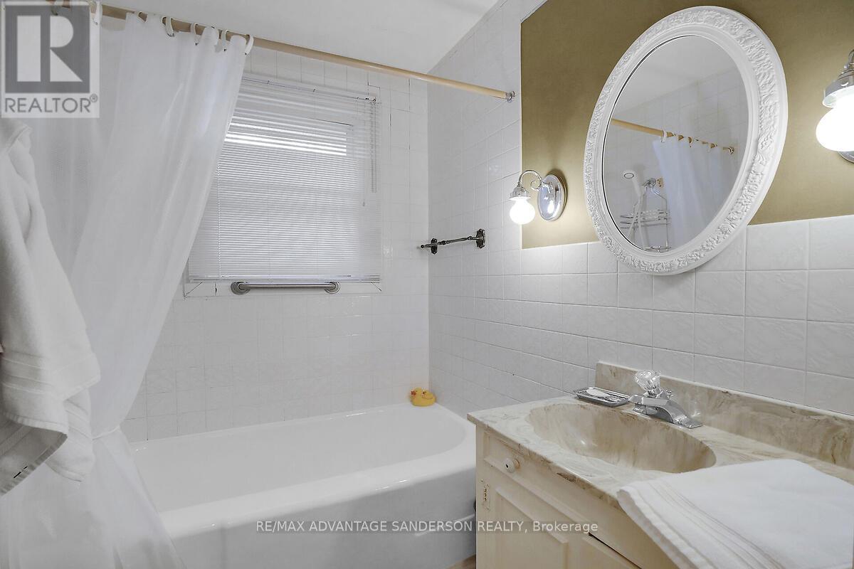 1313 Byron Baseline Road W, London South, Ontario  N6K 2E4 - Photo 28 - X12138200