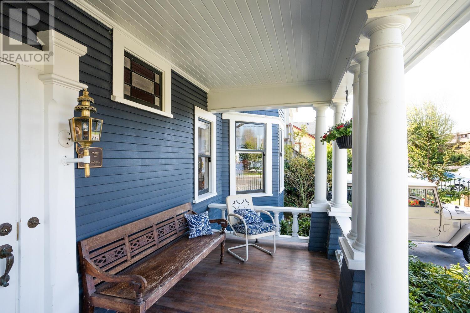 Property at 4856 48 AVENUE image 3