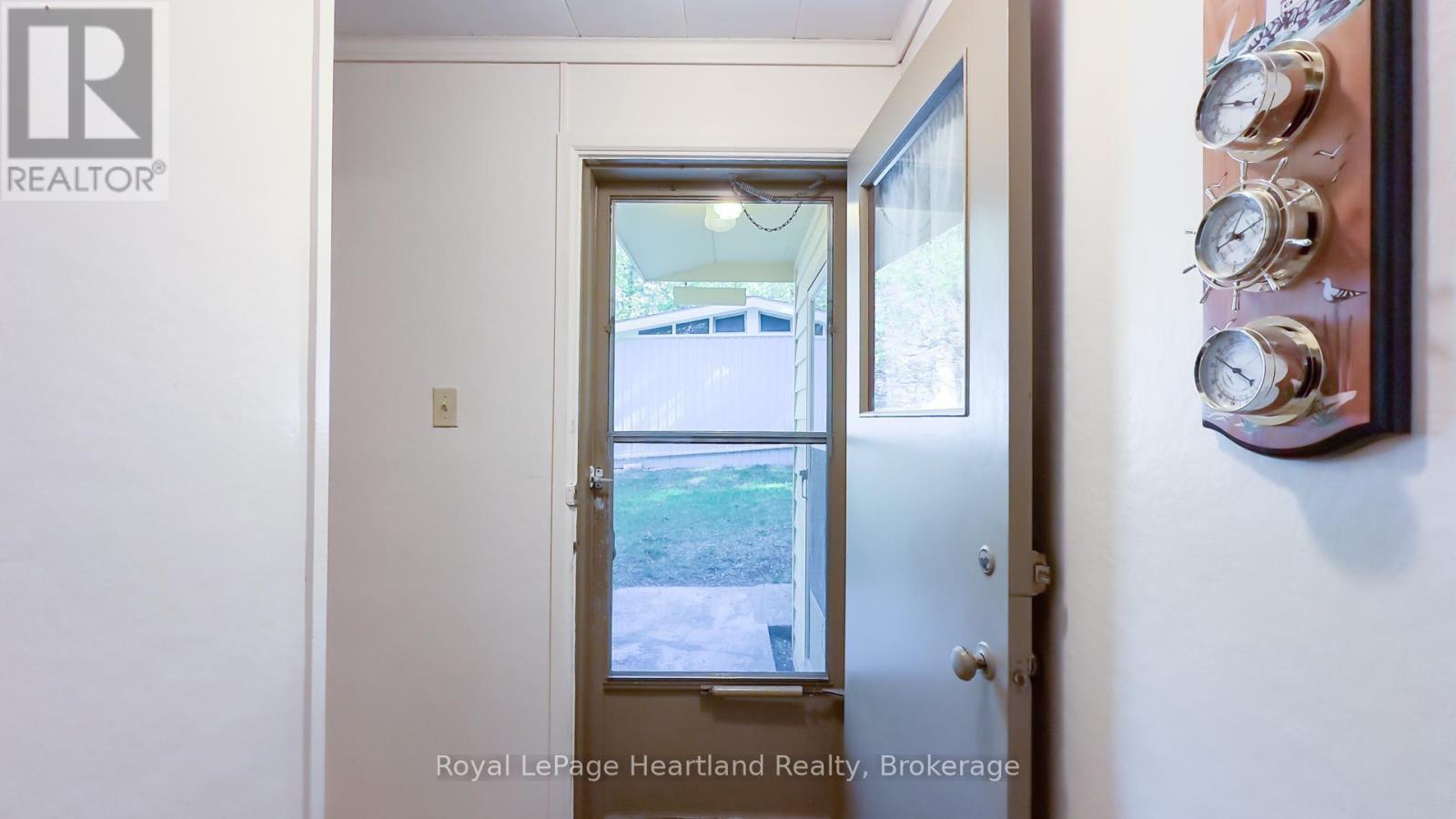 83815b Dickson Street, Ashfield-Colborne-Wawanosh, Ontario  N7A 3X9 - Photo 5 - X12147690