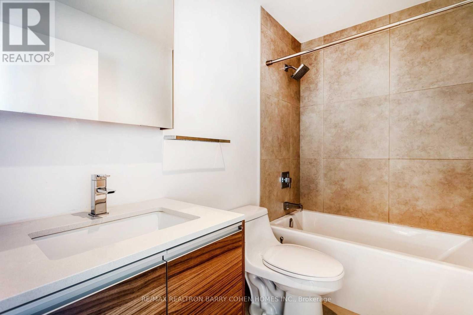 2011 - 20 Minowan Miikan Lane, Toronto, Ontario  M6J 0E5 - Photo 15 - C12147293