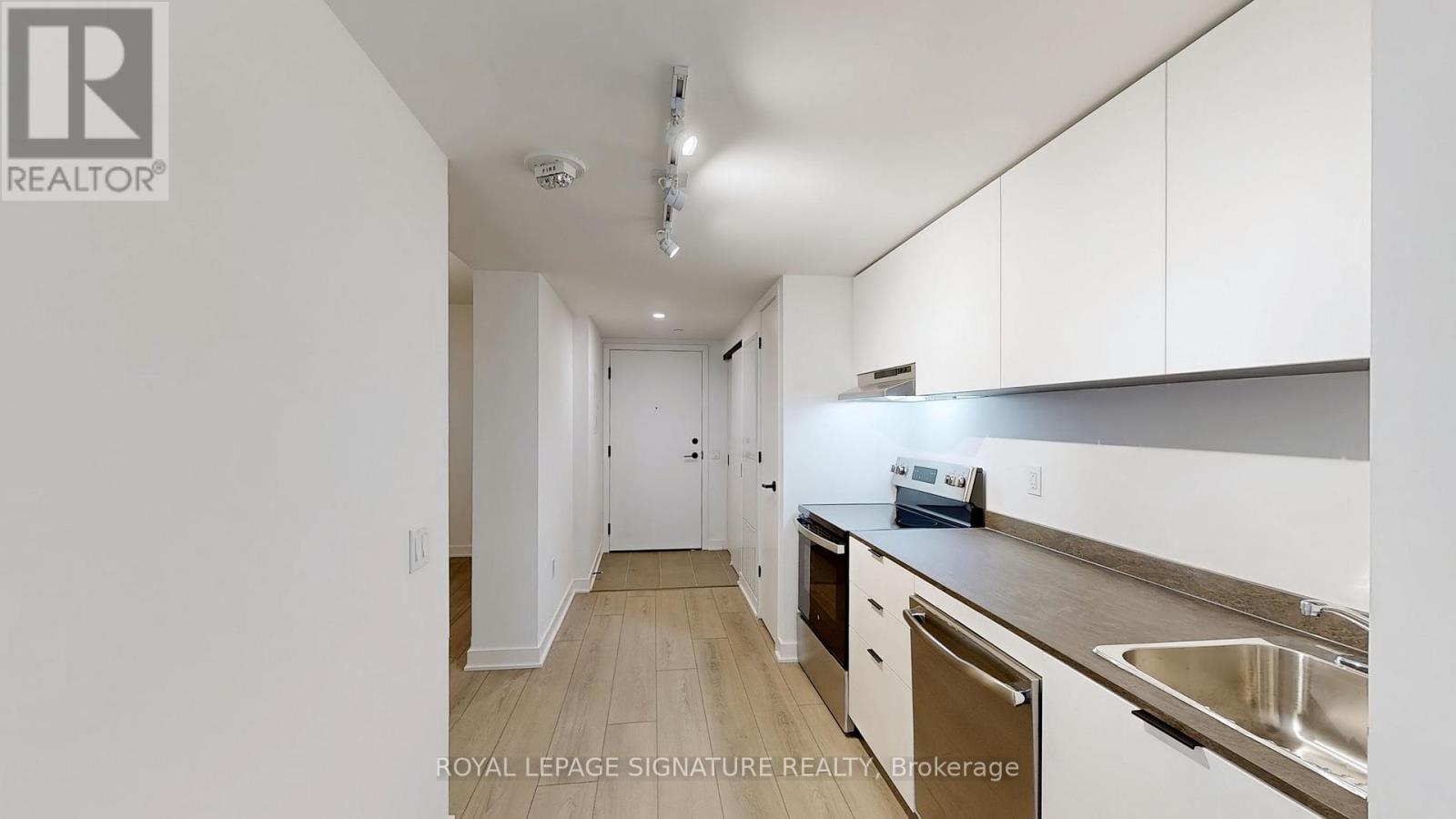 719 - 61 Charles Street E, Toronto, Ontario  M4Y 0K7 - Photo 2 - C12147324