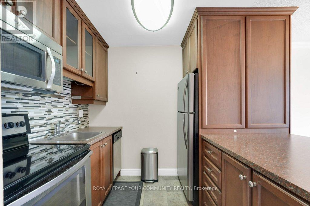 2512 - 633 Bay Street, Toronto, Ontario  M5G 2G4 - Photo 13 - C12147443