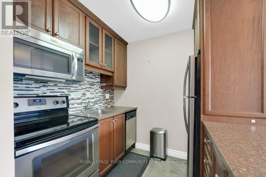 2512 - 633 Bay Street, Toronto, Ontario  M5G 2G4 - Photo 14 - C12147443
