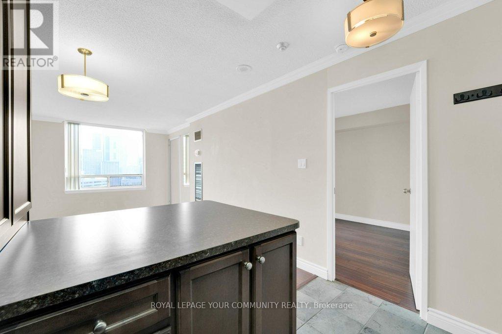 2512 - 633 Bay Street, Toronto, Ontario  M5G 2G4 - Photo 15 - C12147443