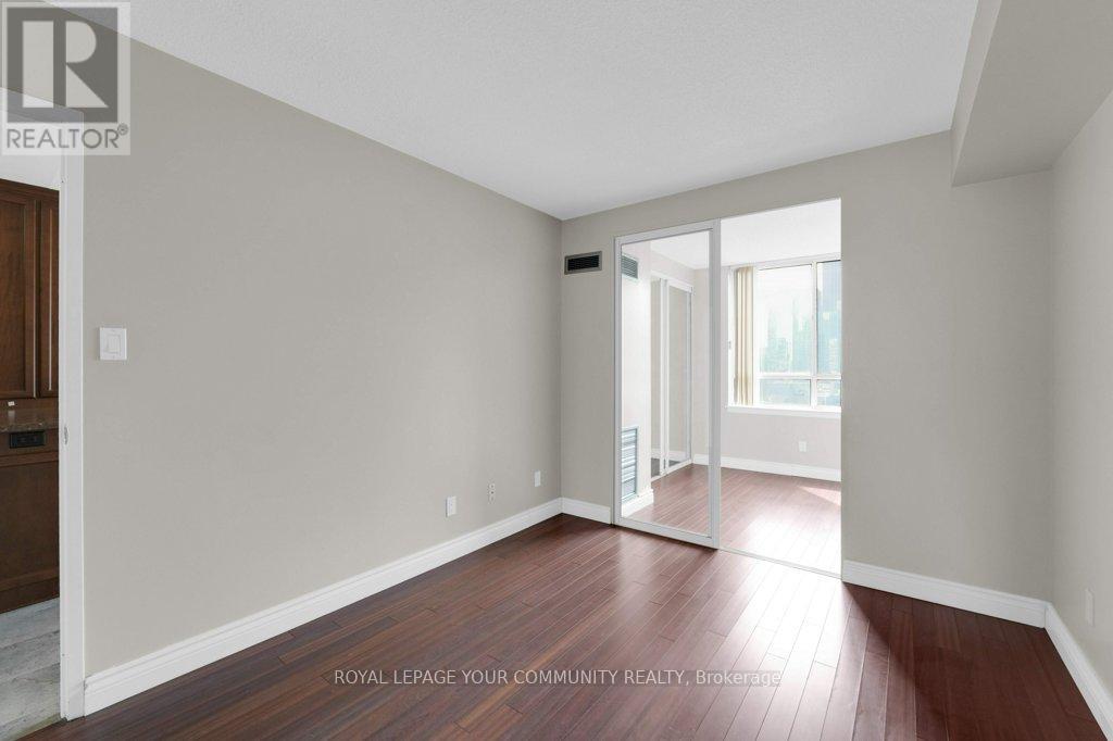 2512 - 633 Bay Street, Toronto, Ontario  M5G 2G4 - Photo 23 - C12147443