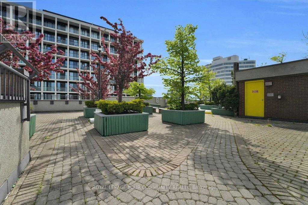 2512 - 633 Bay Street, Toronto, Ontario  M5G 2G4 - Photo 34 - C12147443