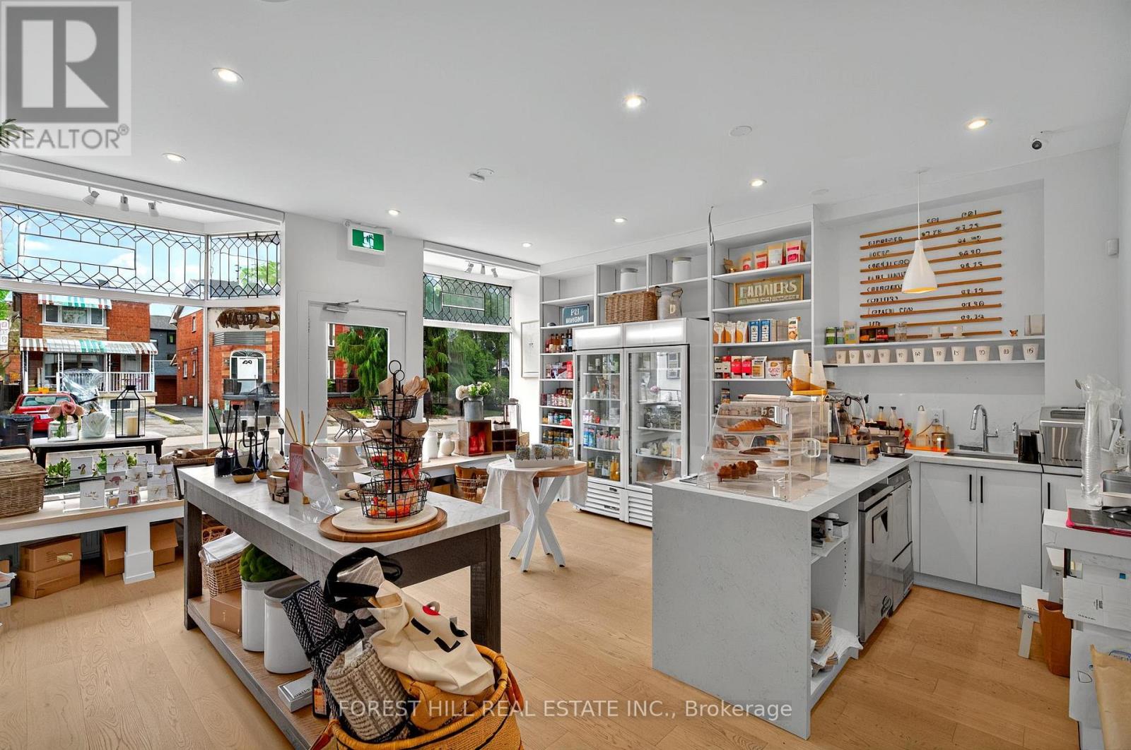 Property at 134 TYRREL AVENUE image 4