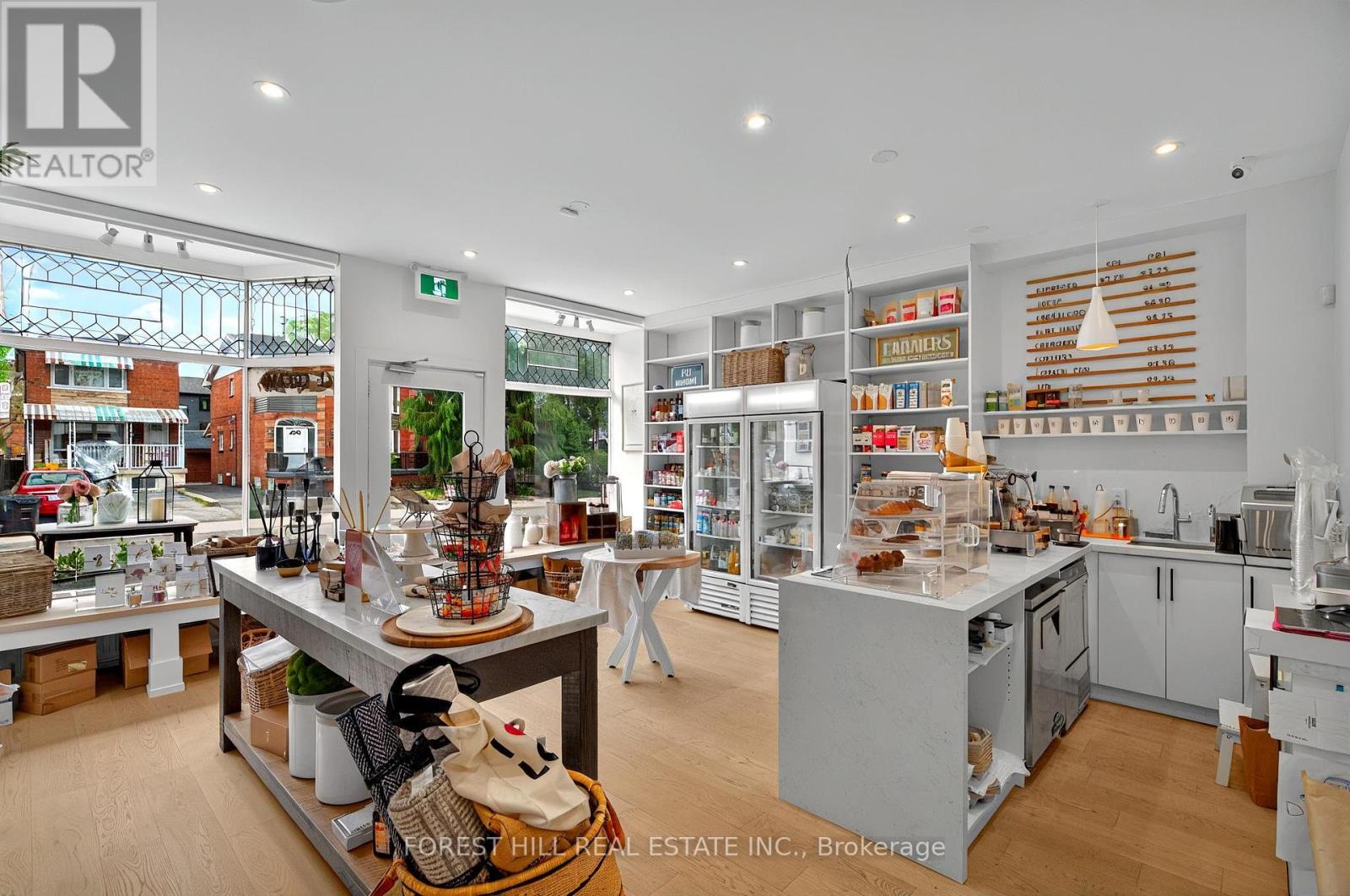 Property at 134 TYRREL AVENUE image 4