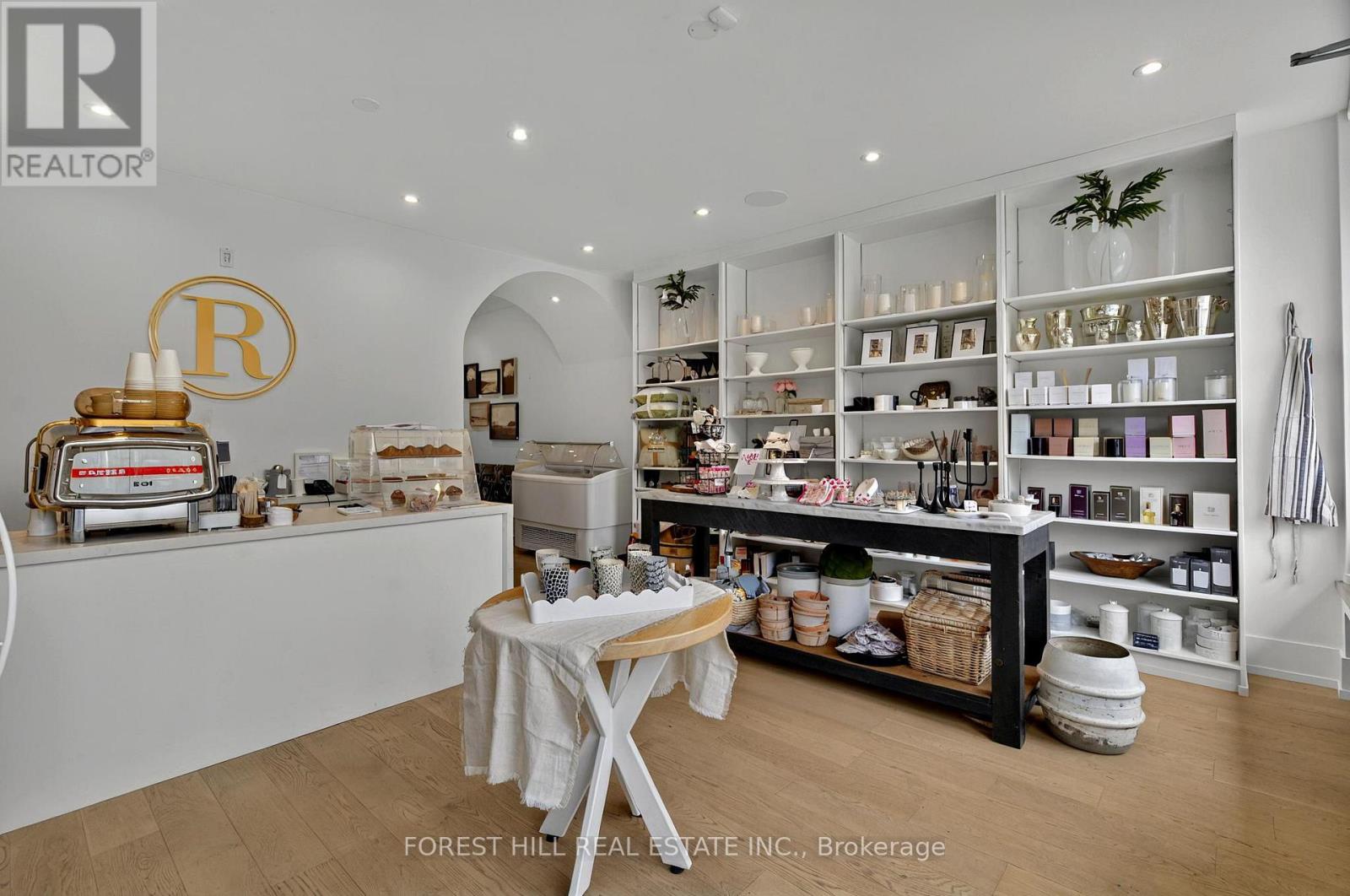 134 Tyrrel Avenue, Toronto, Ontario  M6G 2G5 - Photo 6 - C12147495