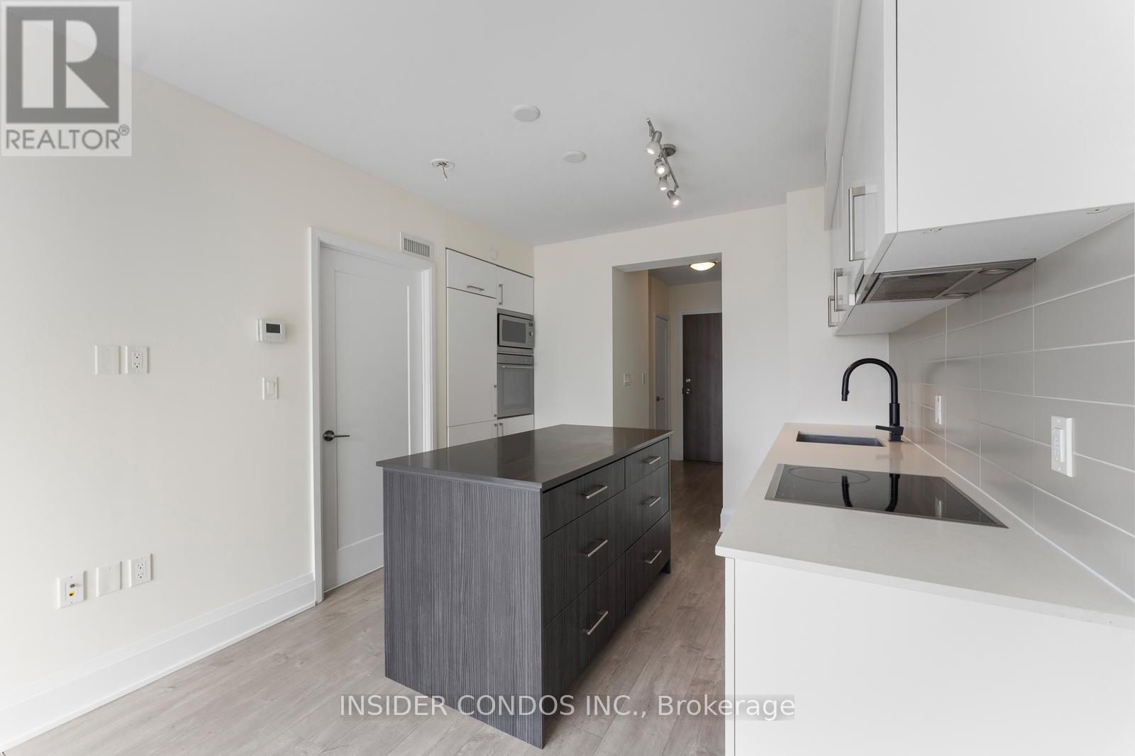 1203 - 27 Bathurst Street, Toronto, Ontario  M5V 0R1 - Photo 8 - C12147503