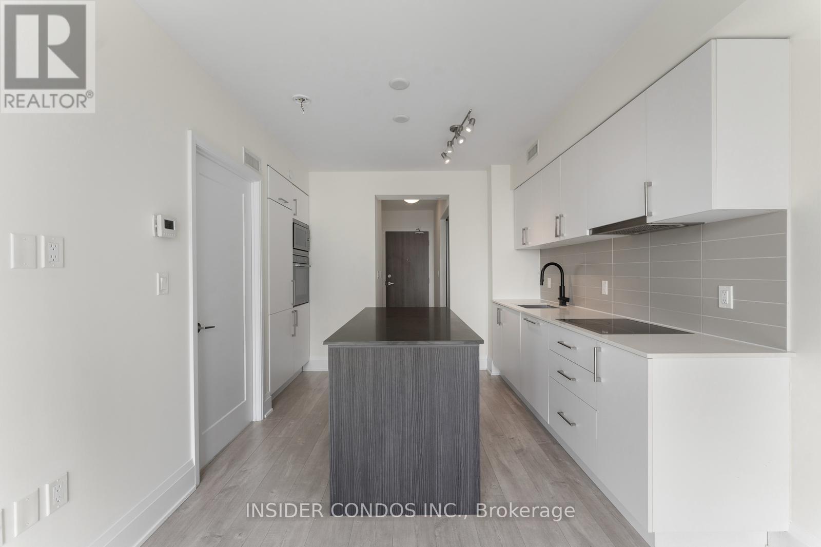 1203 - 27 Bathurst Street, Toronto, Ontario  M5V 0R1 - Photo 11 - C12147512