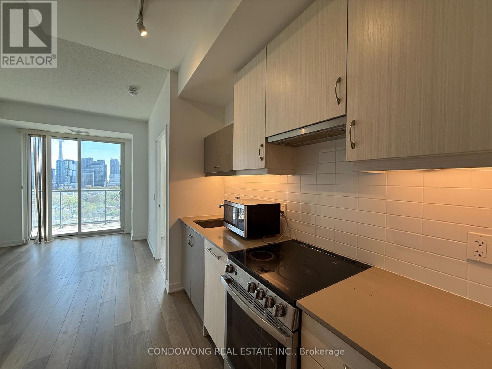 1202 - 181 Huron Street, Toronto (Kensington-Chinatown), Ontario  M5T 0C1 - Photo 1 - C12147558