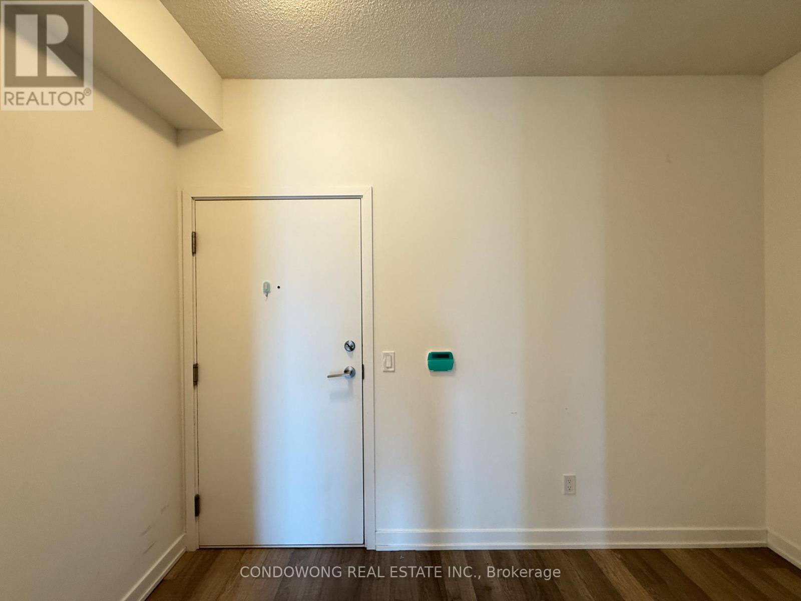 1202 - 181 Huron Street, Toronto (Kensington-Chinatown), Ontario  M5T 0C1 - Photo 2 - C12147558