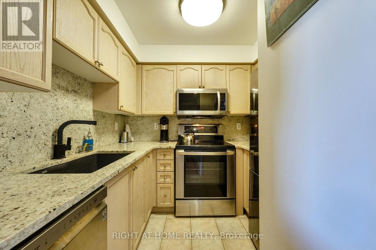 510 - 1733 Queen Street E, Toronto, Ontario  M4L 6S9 - Photo 14 - E12147561