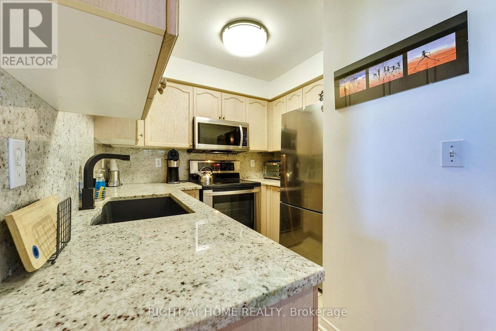 510 - 1733 Queen Street E, Toronto, Ontario  M4L 6S9 - Photo 15 - E12147561