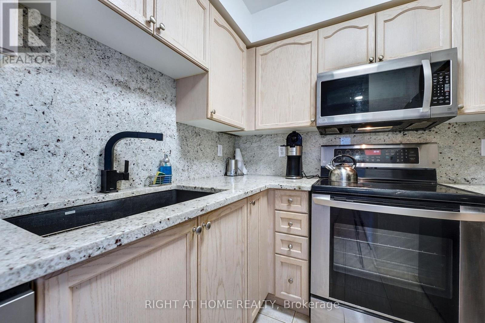 510 - 1733 Queen Street E, Toronto, Ontario  M4L 6S9 - Photo 17 - E12147561