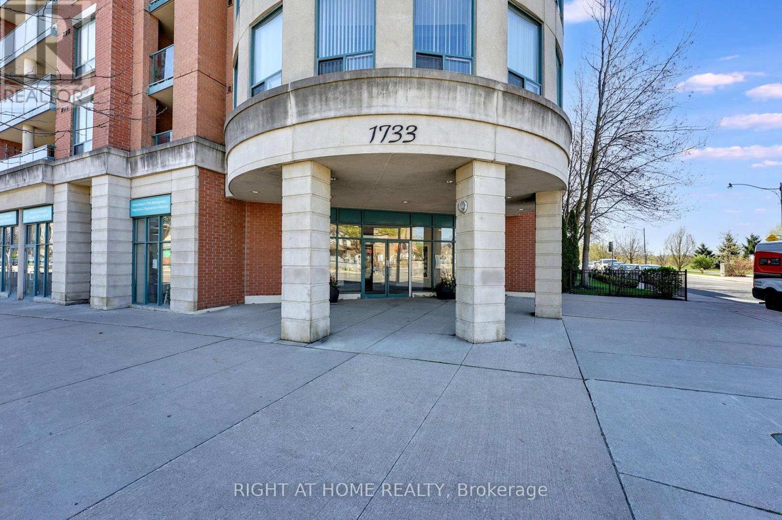 510 - 1733 Queen Street E, Toronto, Ontario  M4L 6S9 - Photo 2 - E12147561