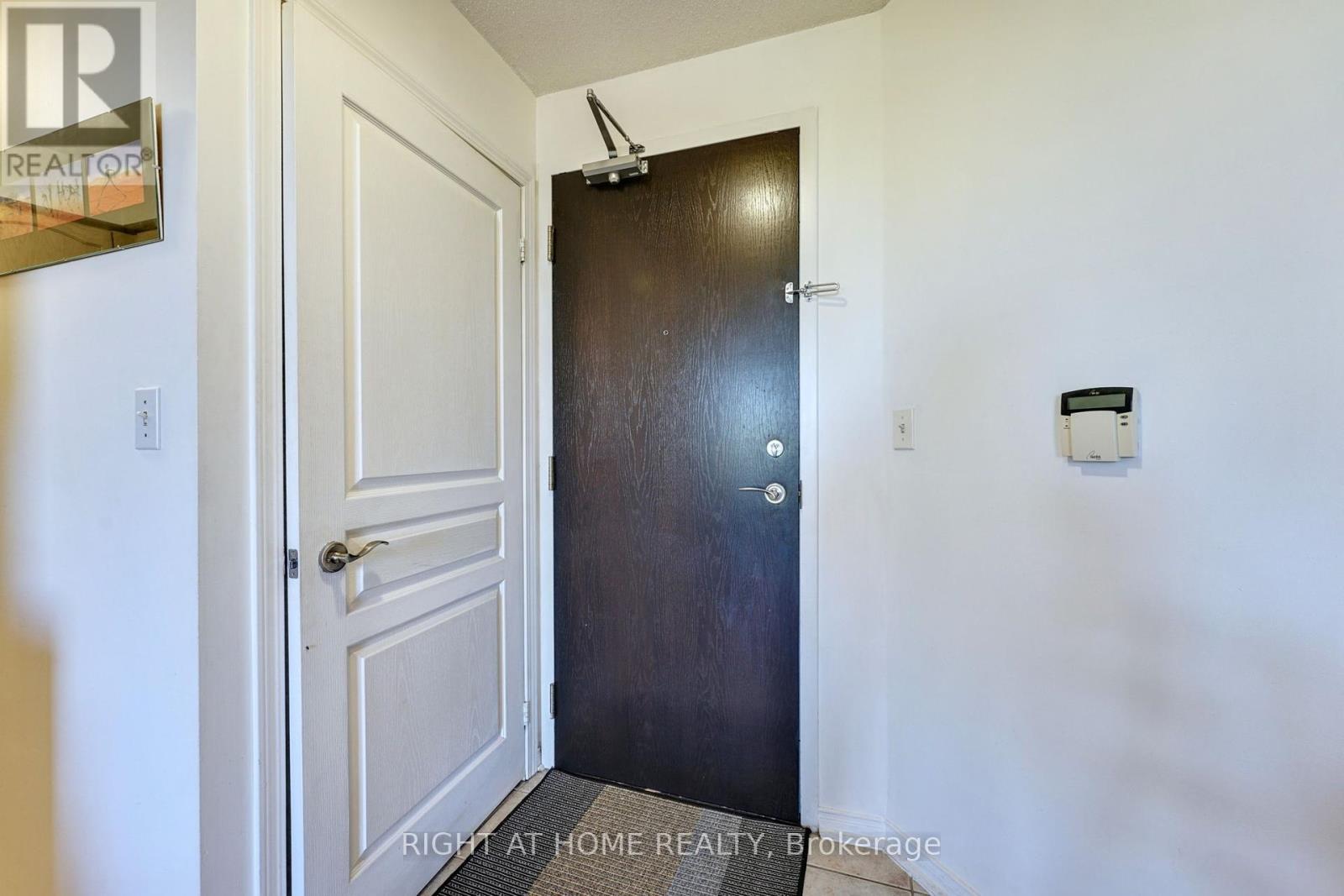 510 - 1733 Queen Street E, Toronto, Ontario  M4L 6S9 - Photo 3 - E12147561
