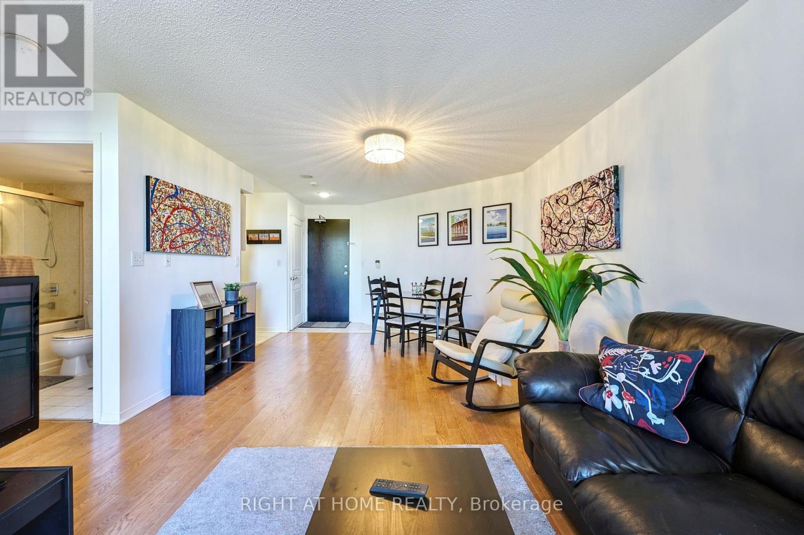 510 - 1733 Queen Street E, Toronto, Ontario  M4L 6S9 - Photo 5 - E12147561