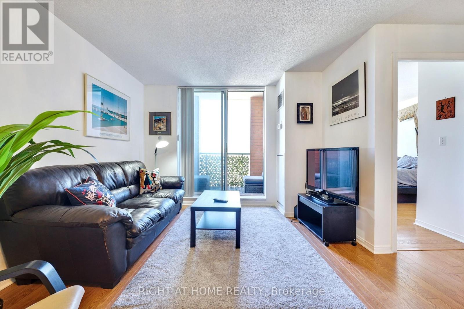 510 - 1733 Queen Street E, Toronto, Ontario  M4L 6S9 - Photo 8 - E12147561