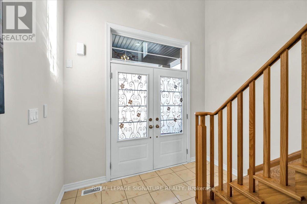 320 Windfield's Farm Drive W, Oshawa, Ontario  L1L 0M3 - Photo 2 - E12147563