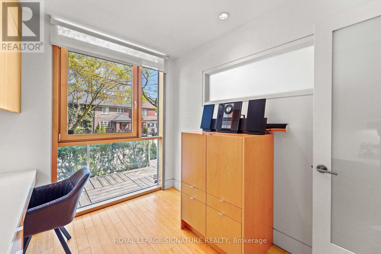 215 Bowood Avenue, Toronto, Ontario  M4N 1Y7 - Photo 14 - C12145788