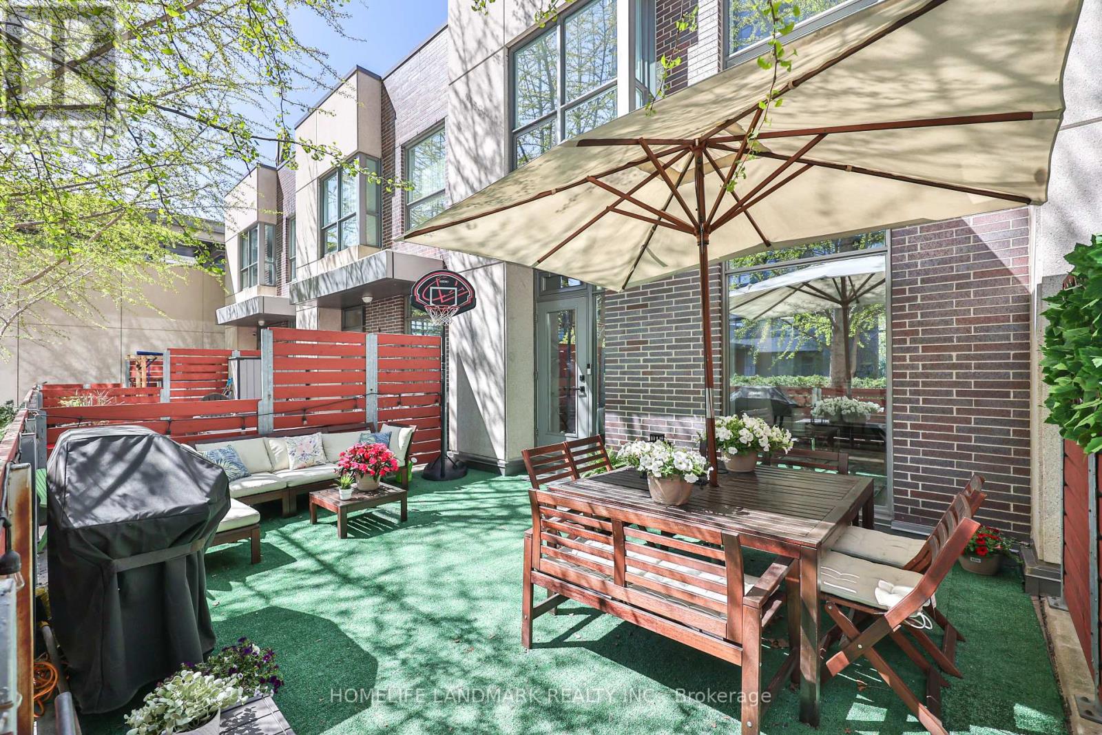 7 Brunel Court, Toronto, Ontario  M5V 3Y2 - Photo 13 - C12146108
