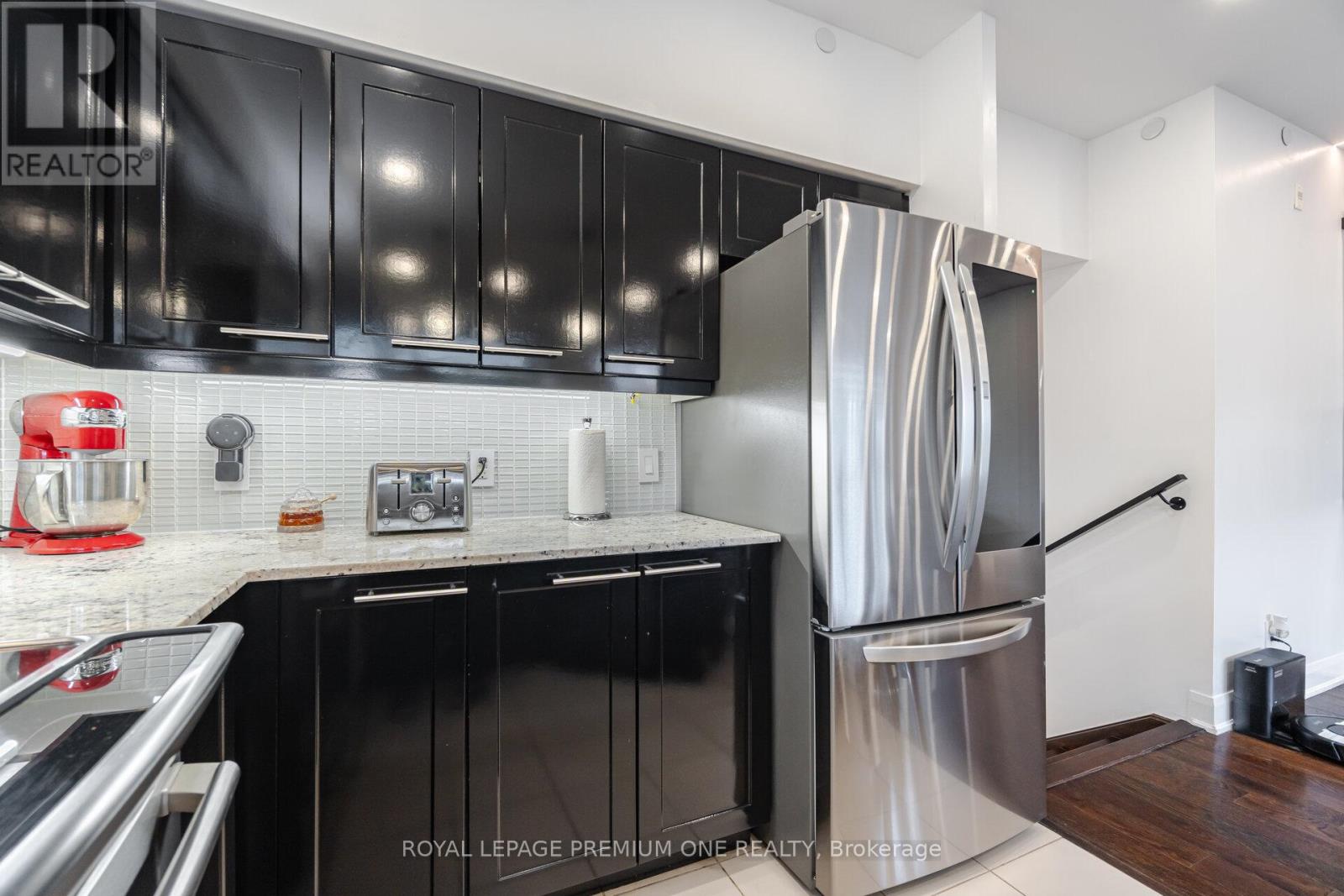 107 - 4700 Highway 7, Vaughan, Ontario  L4L 0B4 - Photo 13 - N12147338