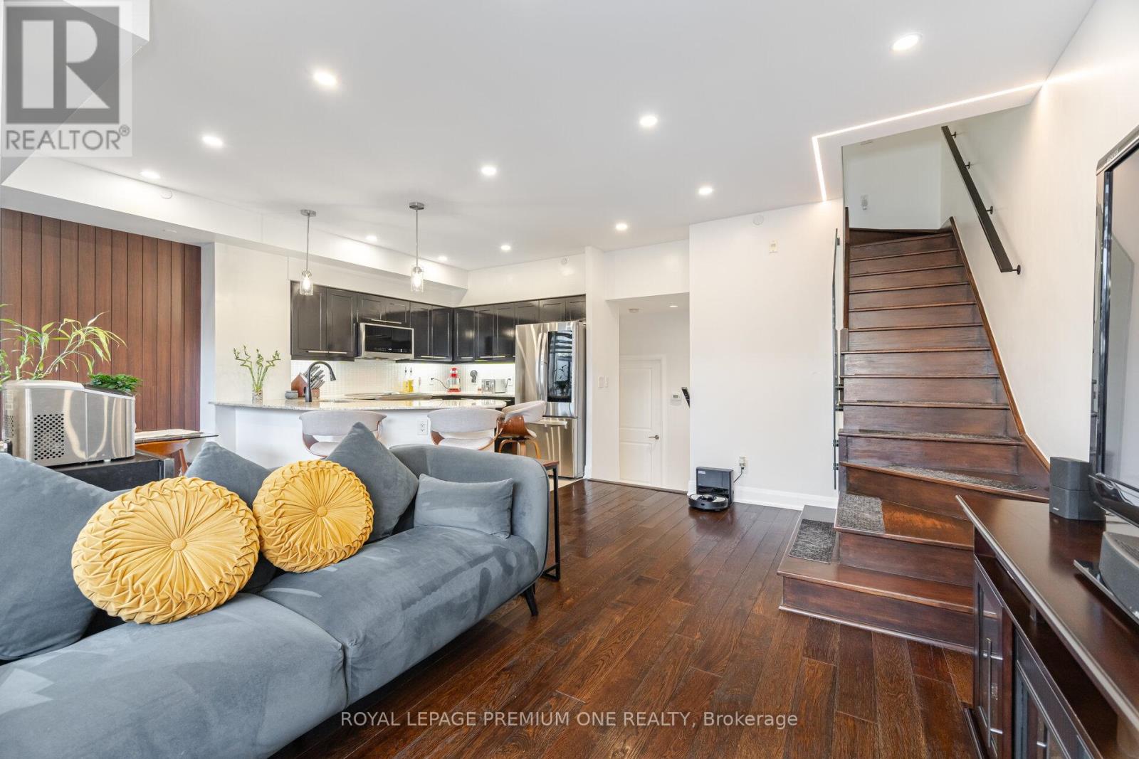 107 - 4700 Highway 7, Vaughan, Ontario  L4L 0B4 - Photo 21 - N12147338