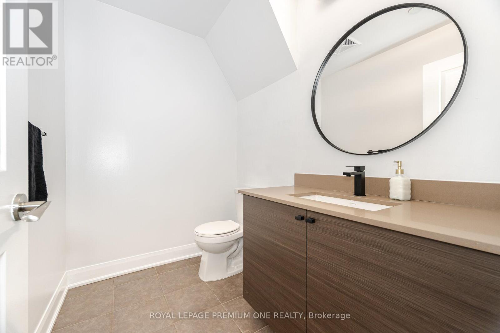 107 - 4700 Highway 7, Vaughan, Ontario  L4L 0B4 - Photo 24 - N12147338