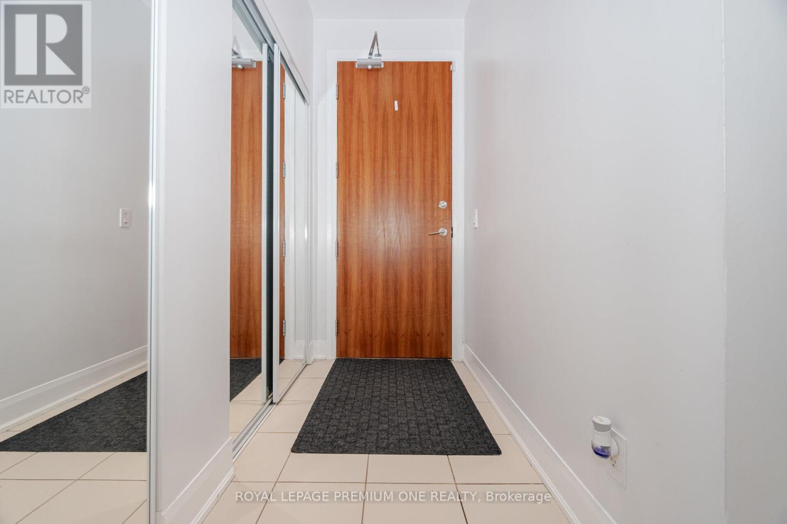 107 - 4700 Highway 7, Vaughan, Ontario  L4L 0B4 - Photo 7 - N12147338