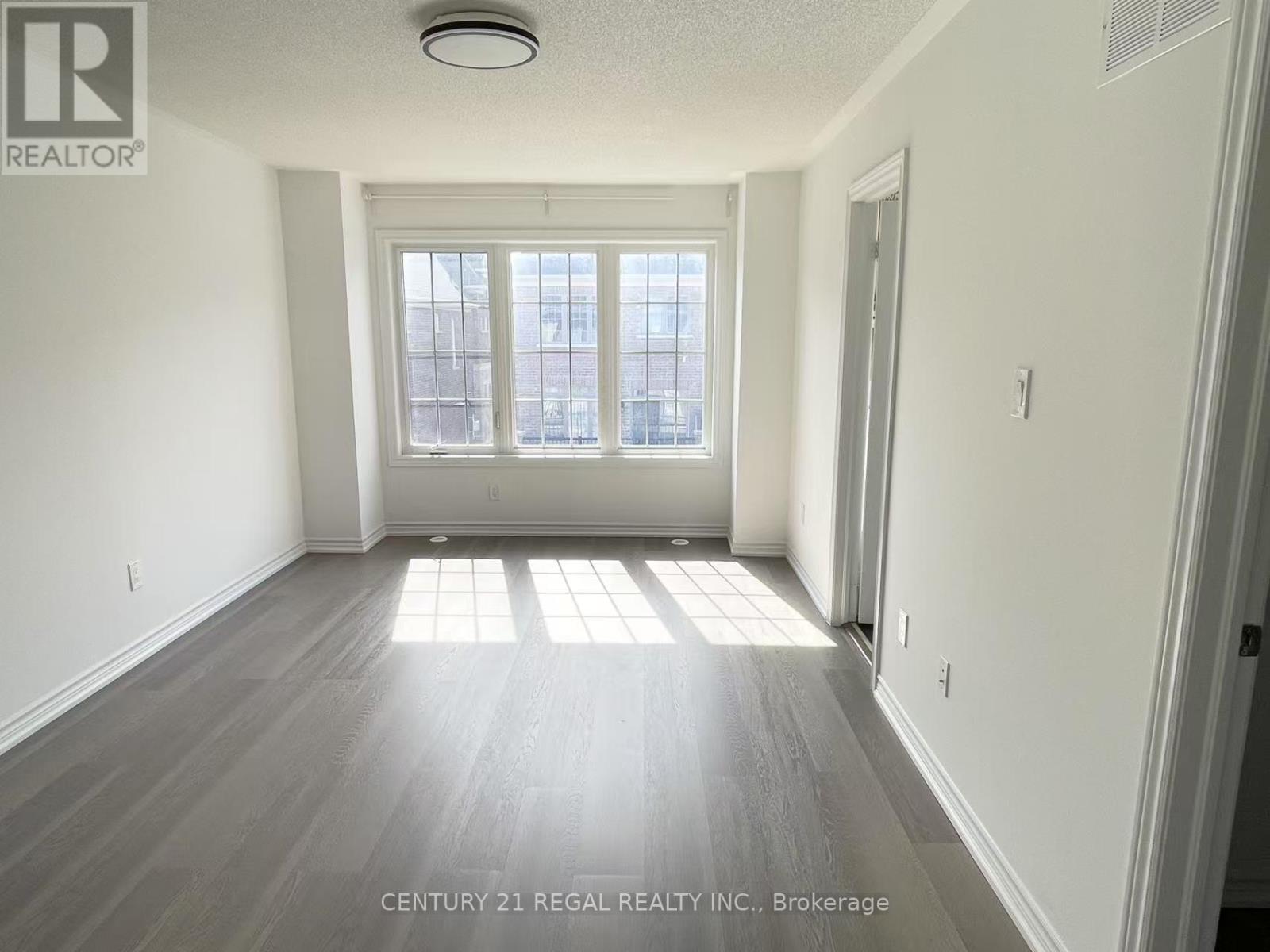 Property at 29 ROUGEVIEW PARK CRESCENT image 3