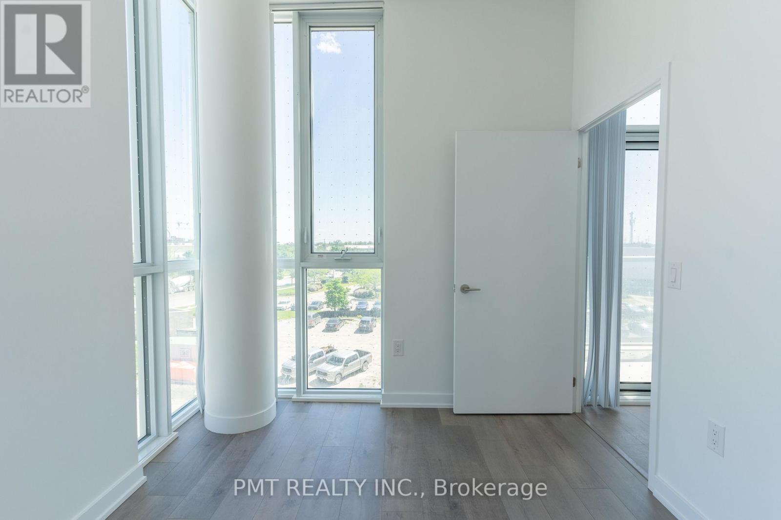 309 - 60 Honeycrisp Crescent, Vaughan, Ontario  L4K 0N5 - Photo 3 - N12147557