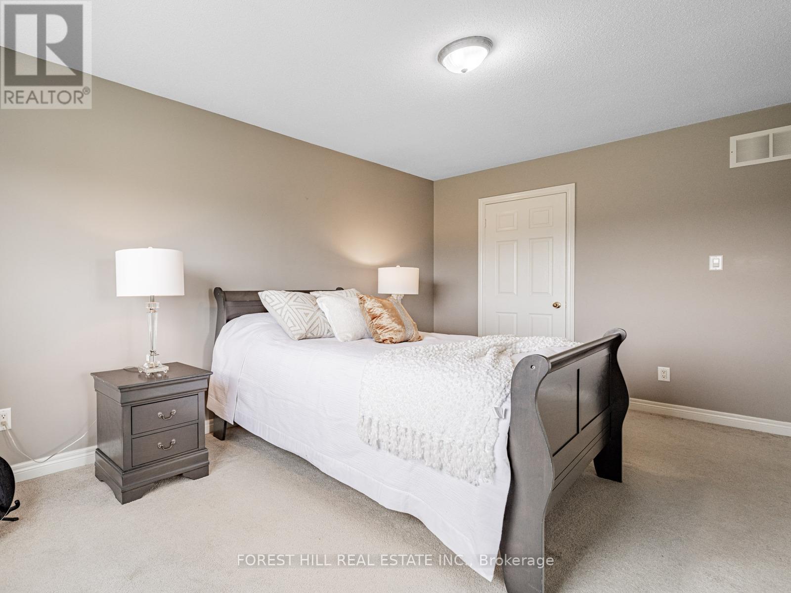 614 Mcbean Avenue N, Newmarket (Stonehaven-Wyndham), Ontario  L3X 2L5 - Photo 25 - N12147560