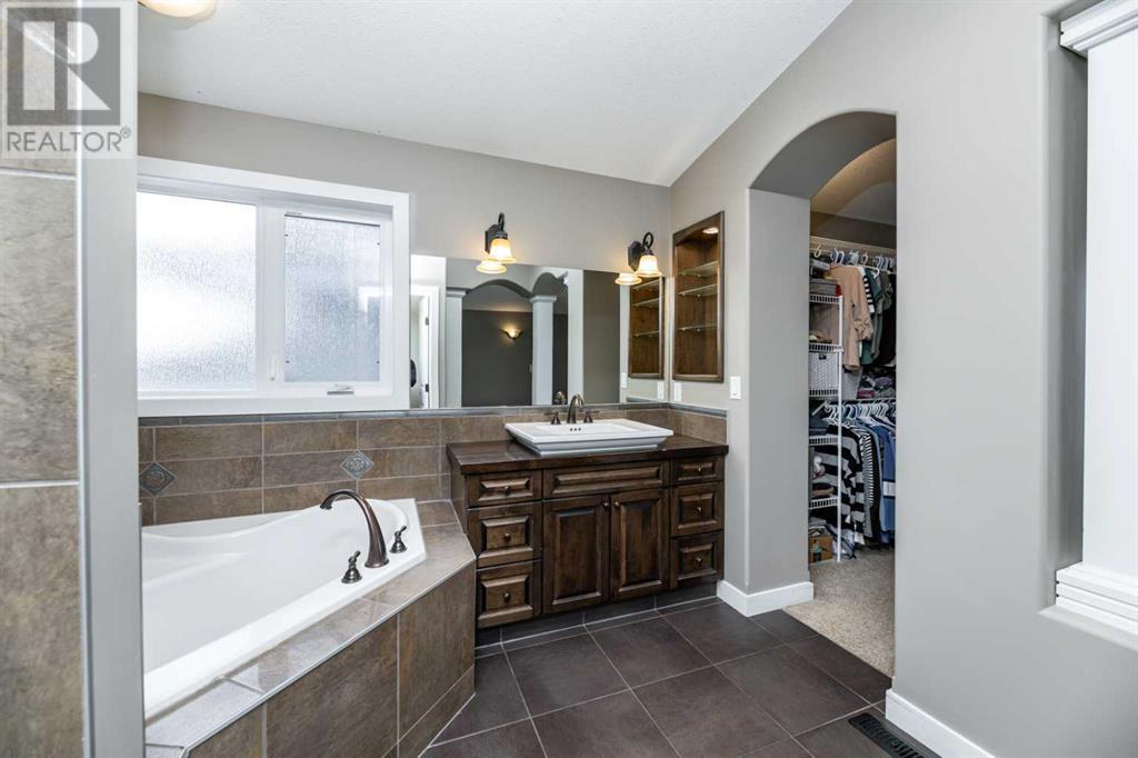 21 Estella Crescent, Lacombe, Alberta  T4L 2P3 - Photo 18 - A2206293