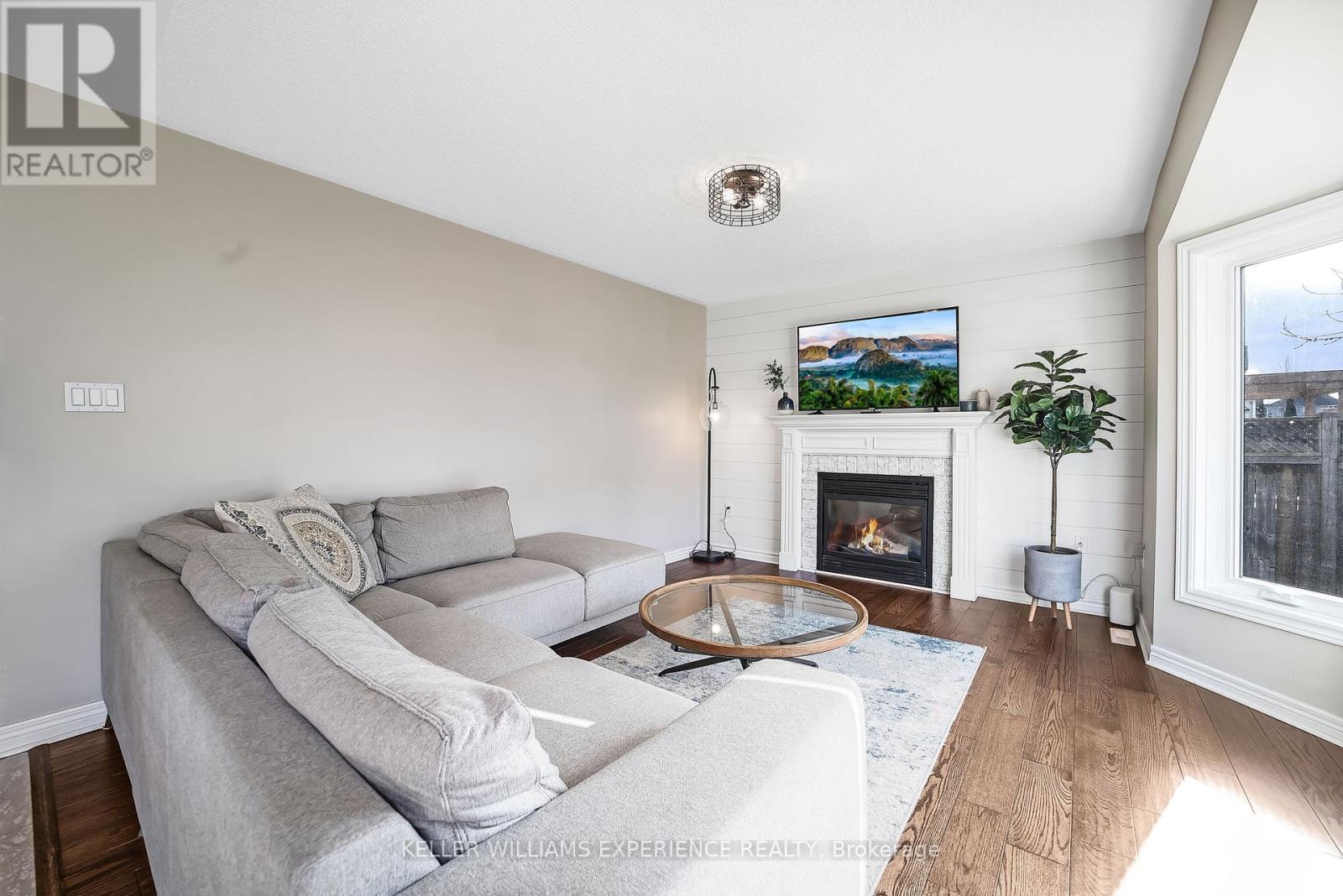 6 Brookwood Drive, Barrie, Ontario  L4N 0Z1 - Photo 13 - S12147460