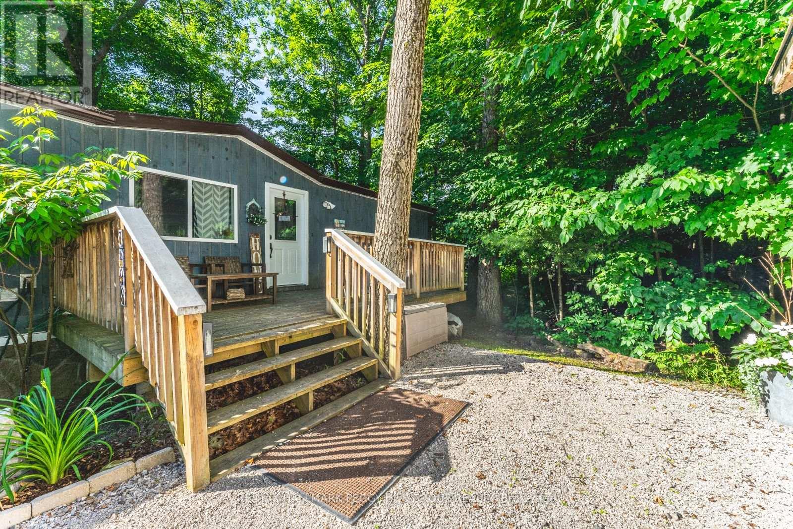 7498 Island Crescent, Ramara, Ontario  L0K 2B0 - Photo 11 - S12147511