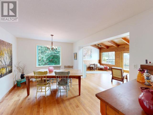 10989 Dunlop Road, Powell River, British Columbia   - Photo 4 - 18725