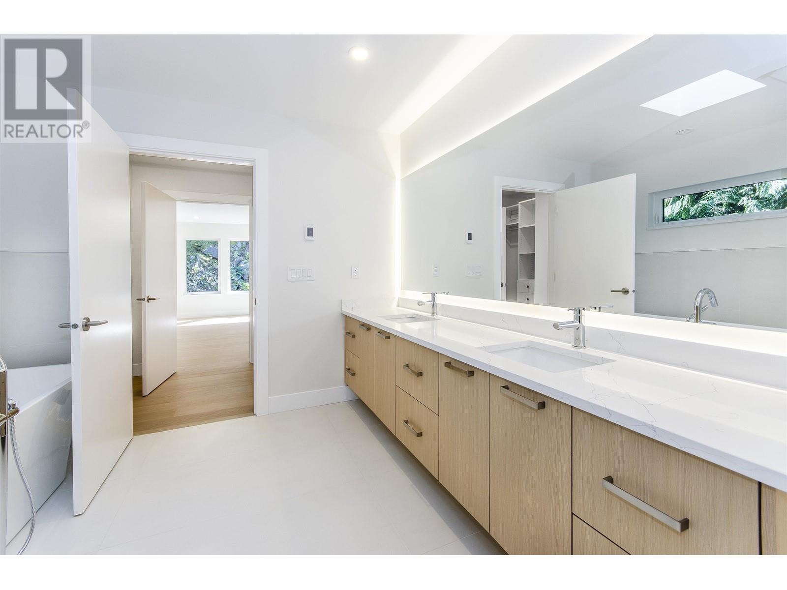 4002 Bayridge Avenue, West Vancouver, British Columbia  V7V 3J5 - Photo 9 - R2995964