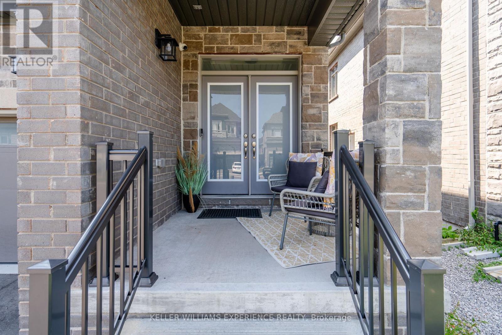 25 Paddington Grove, Barrie, Ontario  L9J 0J3 - Photo 4 - S12101036