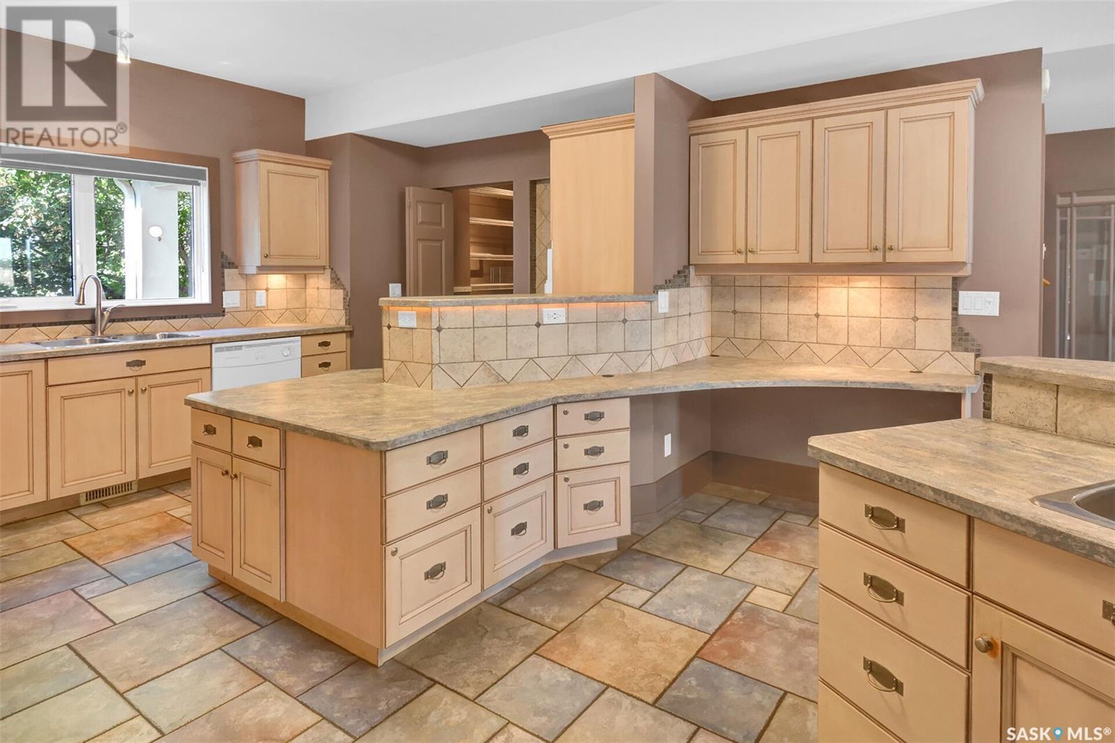 Private Country Living At The City's Edge, Corman Park Rm No. 344, Saskatchewan  S7K 3J8 - Photo 9 - SK999049
