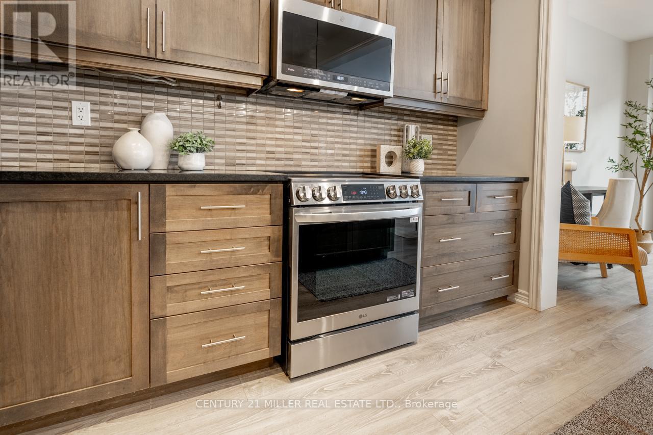 27 Heaven Crescent, Milton, Ontario  L9E 1C1 - Photo 9 - W12147276