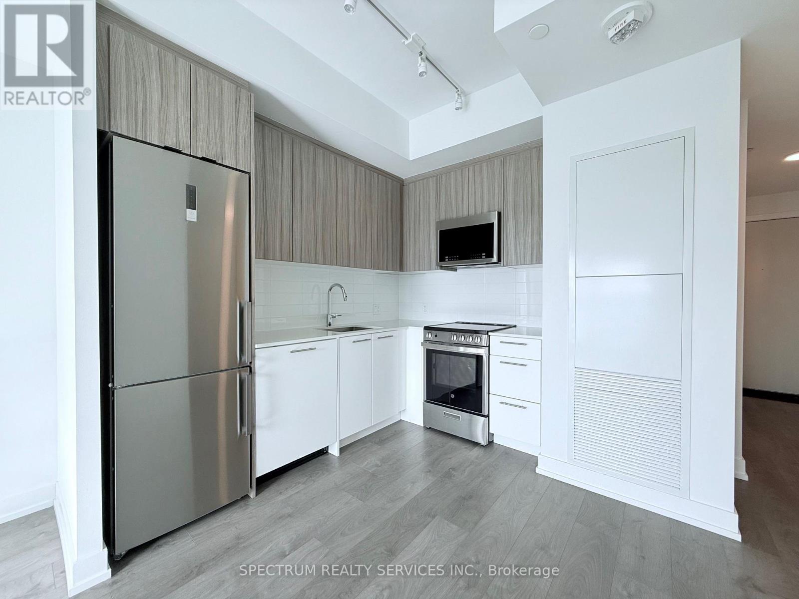 Property at 510 - 215 VETERANS DRIVE image 4