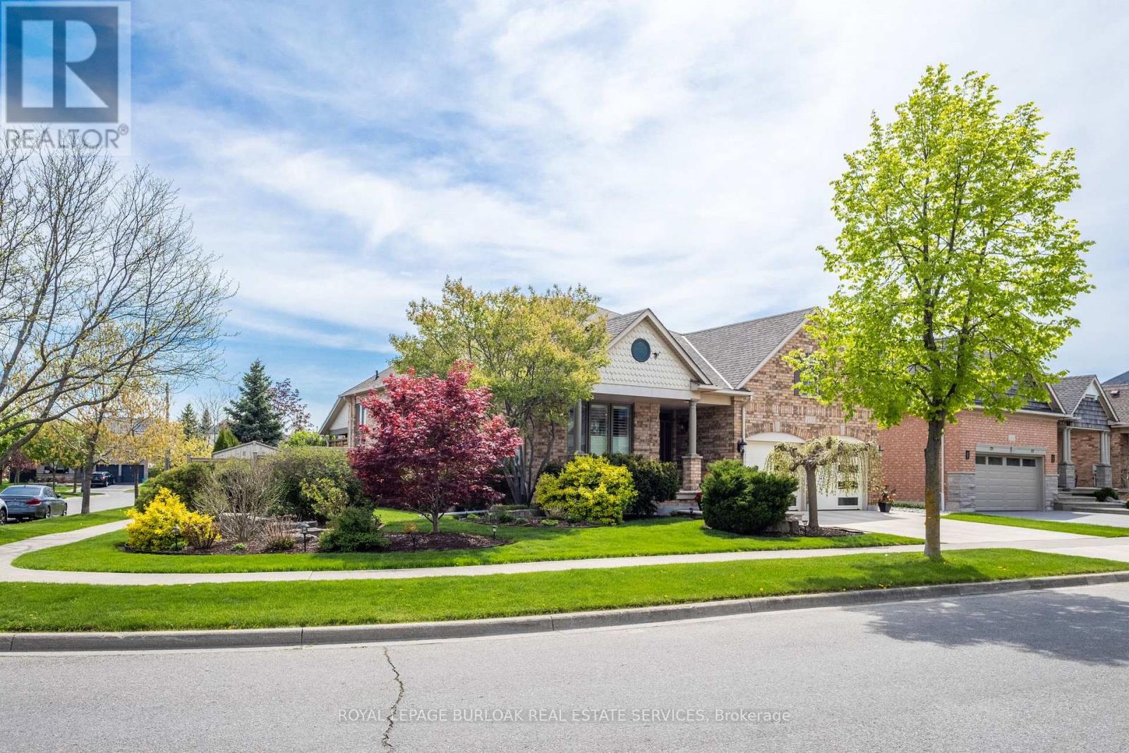 2605 Armour Crescent, Burlington, Ontario  L7M 4T3 - Photo 3 - W12147350