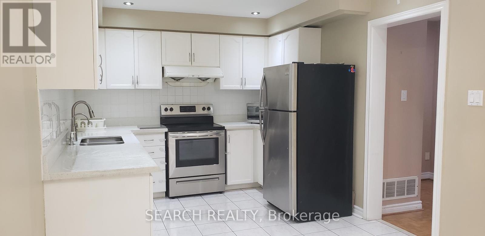 81 Shady Pine Circle, Brampton, Ontario  L6R 1K3 - Photo 10 - W12147465